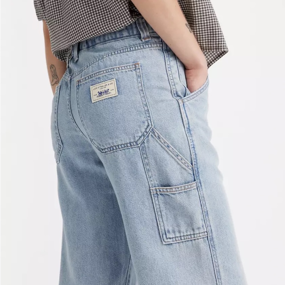 NWOT - Levi’s Light Blue Denim Cargo Jeans